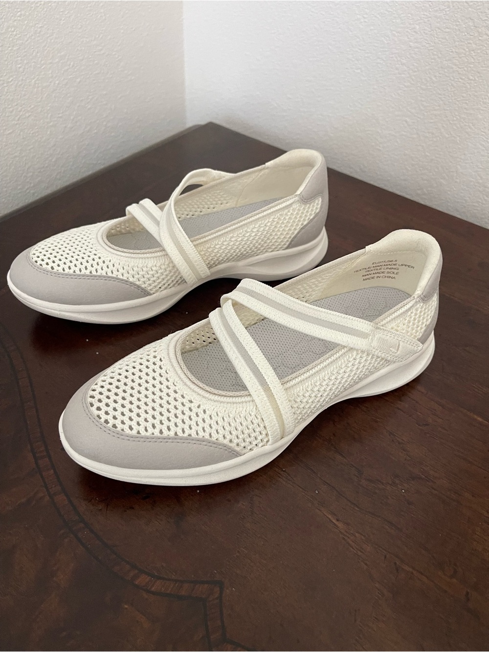 Vivaia Walker Pro Mesh Hybrid Mary Jane Isabeli Flats with Crossover Straps 6.5